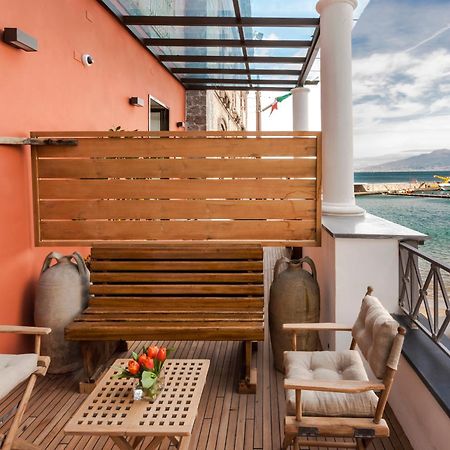 Yacht Club Capo Cervo Suites B&B Sorrento Eksteriør billede