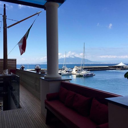 Yacht Club Capo Cervo Suites B&B Sorrento Eksteriør billede