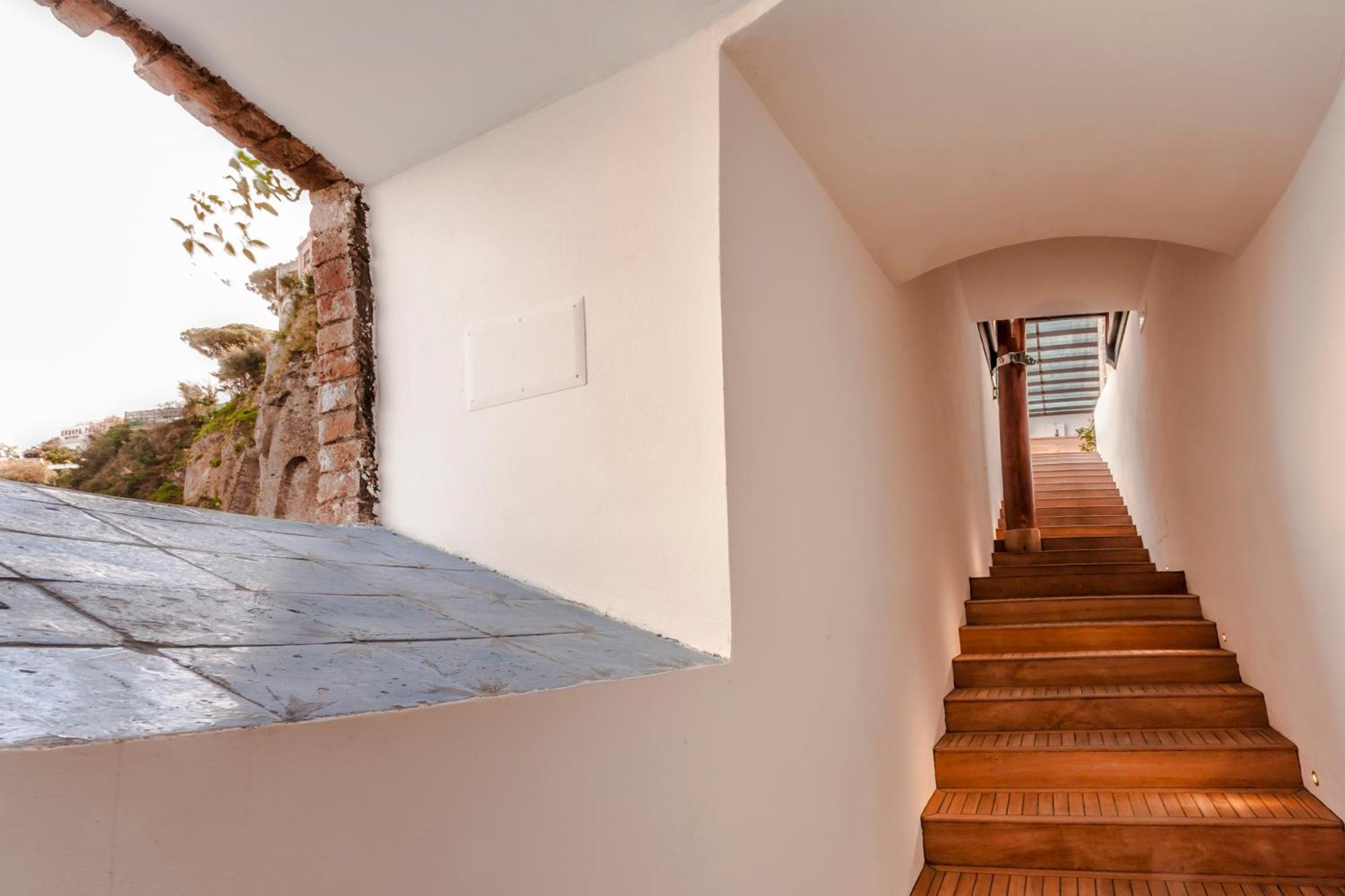 Yacht Club Capo Cervo Suites B&B Sorrento Eksteriør billede